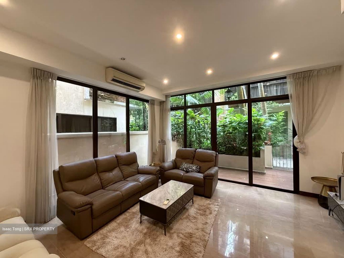 Holland Link (D10), Terrace #566604191
